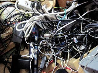 スパイラルチューブとケーブルボックスでテレビ オーディオ裏の配線をスッキリ出せる方法 オシャレで安全で掃除も時短 Cogitatio コギタチオ ひとり暮らしの時短ブログ